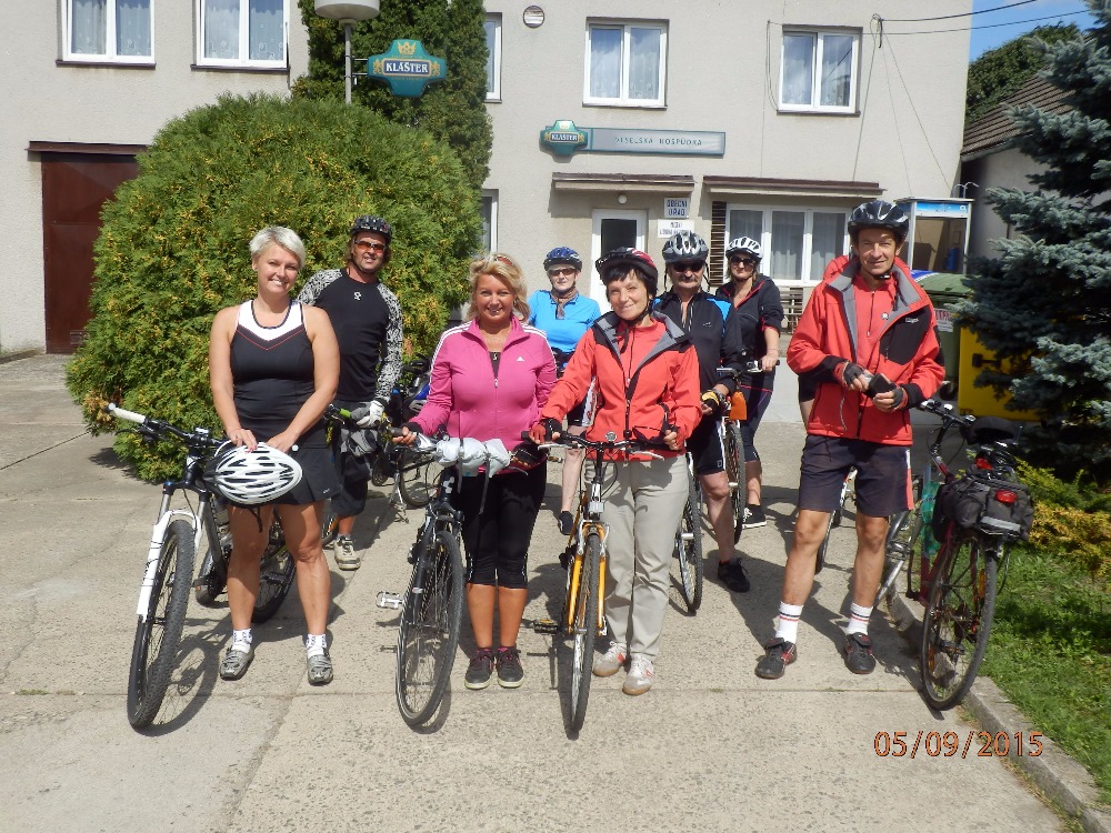 Sraz i start tradičně před OÚ